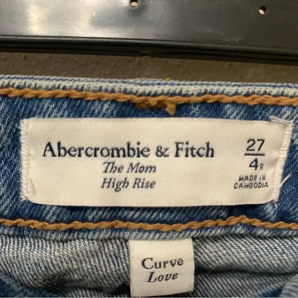 Abercrombie & Fitch The Mom High Rise Curve Love Jeans Size 27 Size 4 - Picture 8 of 9